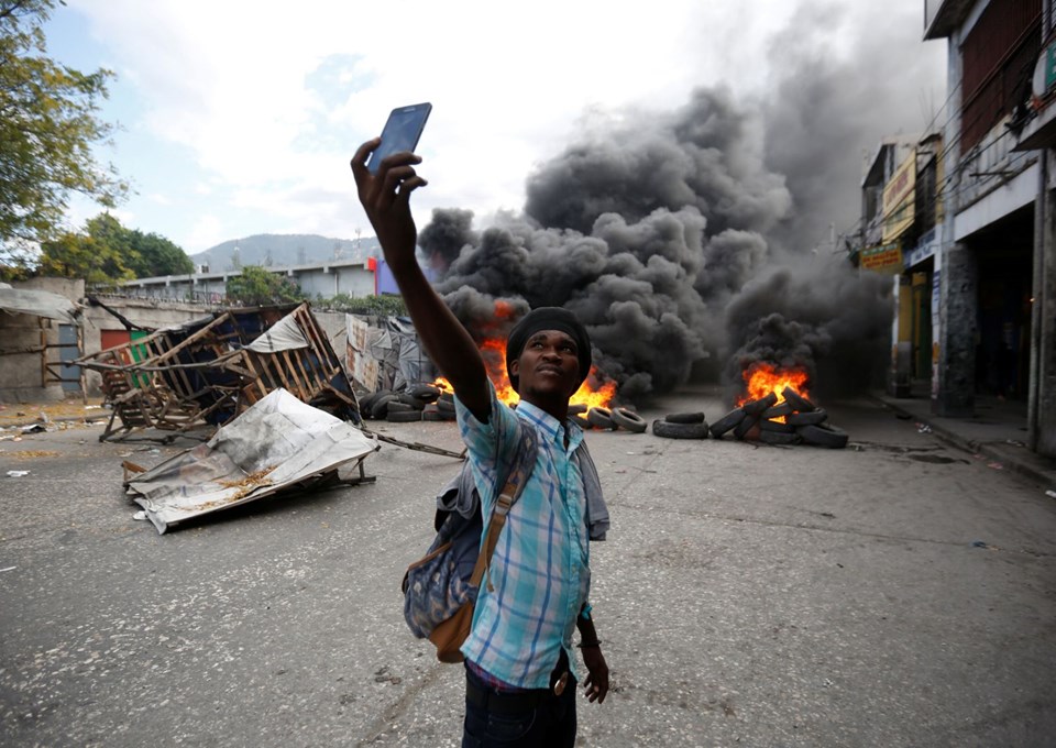 Haiti'de protestoculara sert müdahale: 4 ölü - 24