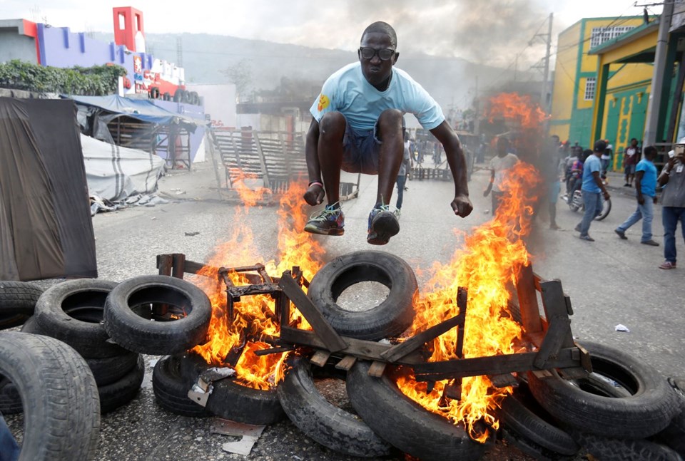 Haiti'de protestoculara sert müdahale: 4 ölü - 25