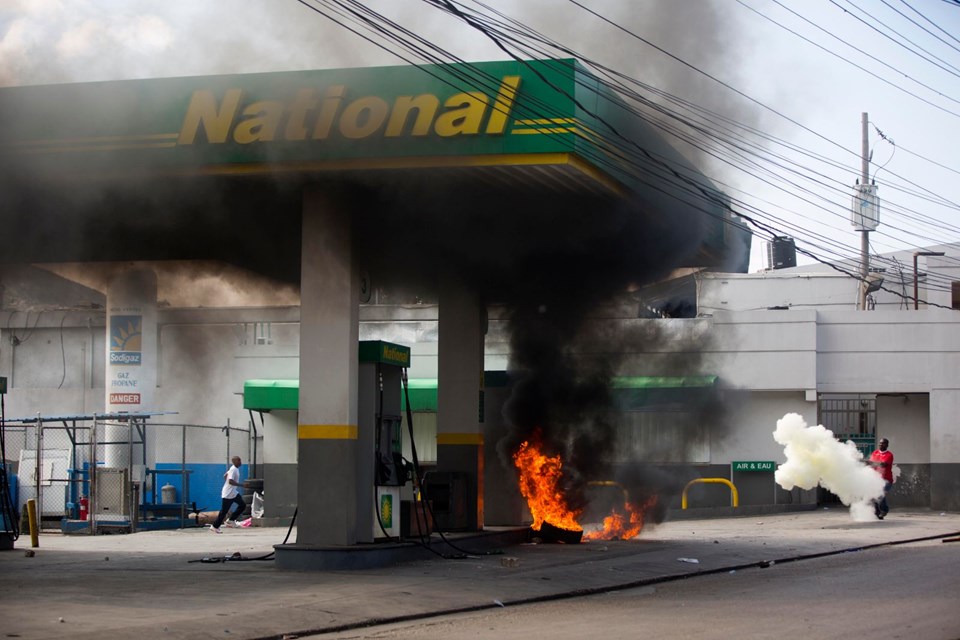 Haiti'de protestoculara sert müdahale: 4 ölü - 32