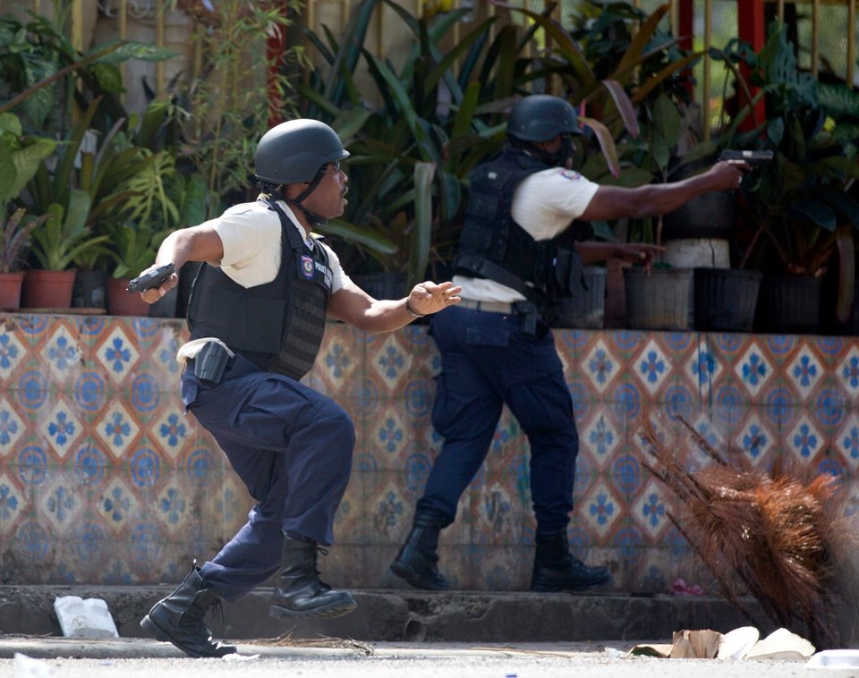 Haiti'de protestoculara sert müdahale: 4 ölü - 41