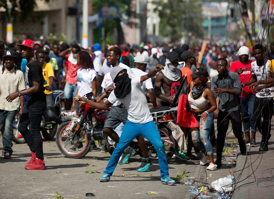 Haiti'de protestoculara sert müdahale: 4 ölü - 40