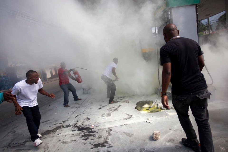 Haiti'de protestoculara sert müdahale: 4 ölü - 50