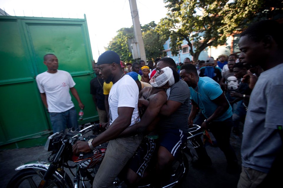 Haiti'de protestoculara sert müdahale: 4 ölü - 56
