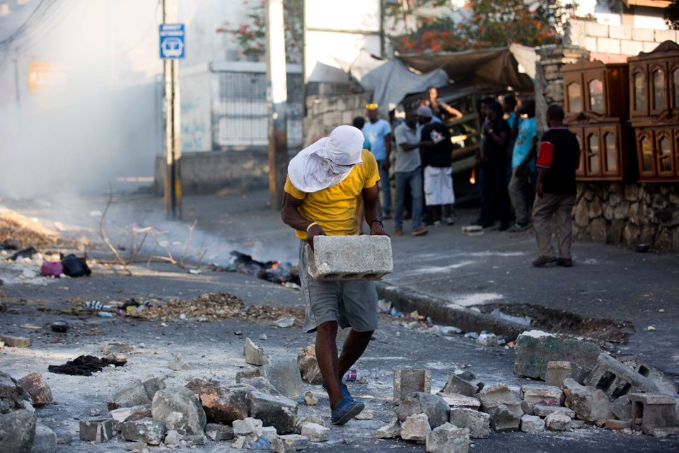 Haiti'de protestoculara sert müdahale: 4 ölü - 54