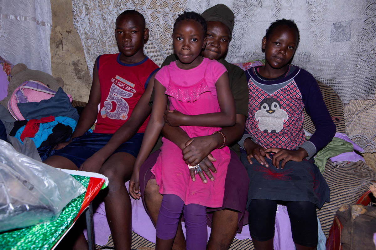 Kenyalı kadınlar çöpten bulduklarıyla geçiniyor - 4