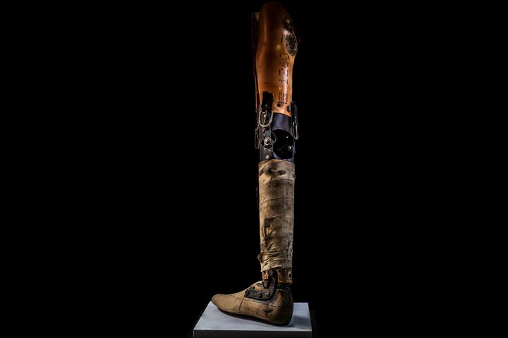 Mayın basan mağdurların protez bacakları sergileniyor - 2