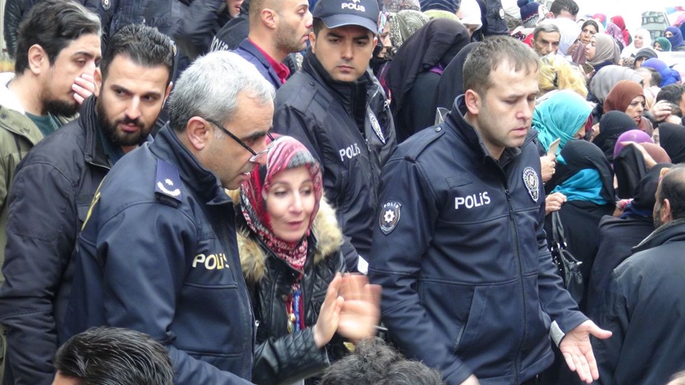 Suriyeliler Avrupa'ya gönderilecek söylentisi izdiham neden oldu - 13