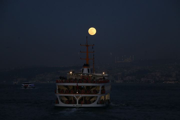 Yılın ilk 'Süper Ayı' görüntülendi - 1