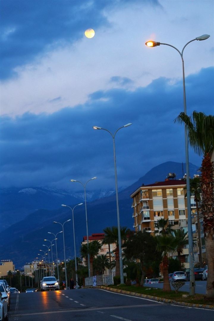 Yılın ilk 'Süper Ayı' görüntülendi - 18