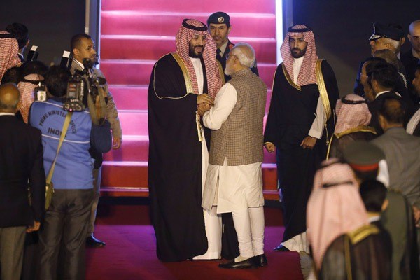 Dünya, bu sıra dışı karşılaşmayı konuşuyor - 5