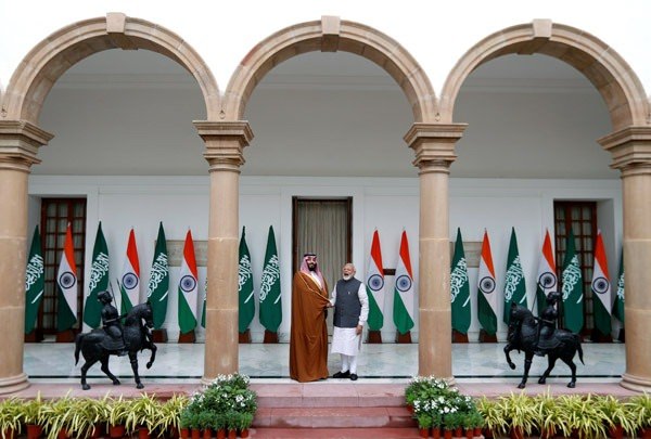 Dünya, bu sıra dışı karşılaşmayı konuşuyor - 13