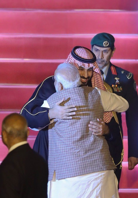 Dünya, bu sıra dışı karşılaşmayı konuşuyor - 19