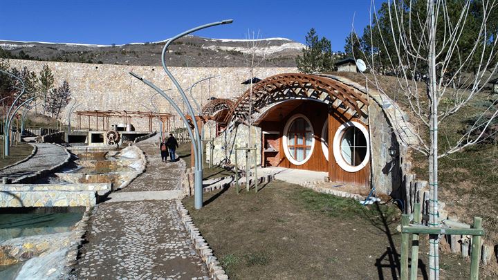 Sivas'ta Hobbit köyü kuruldu - 2