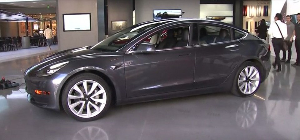Tesla 'uygun fiyatlı' modelini piyasaya sundu - 3