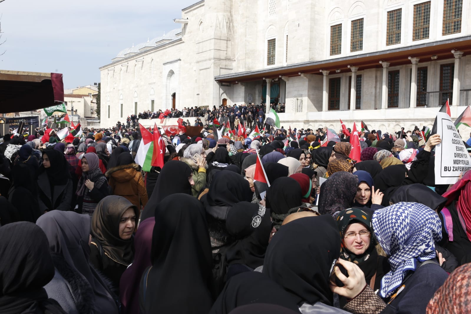 Filistinli kadınlar için 'Hepimiz Meryemiz' yürüşü - 998