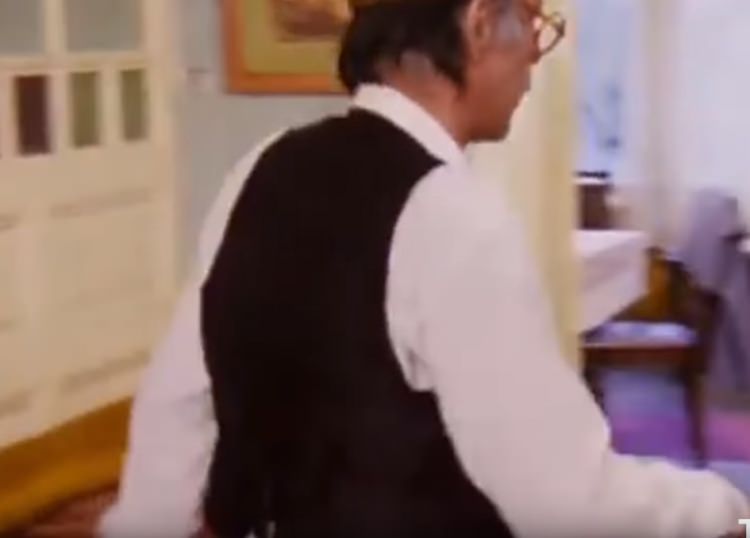 Filmlerin güldüren hataları - 31