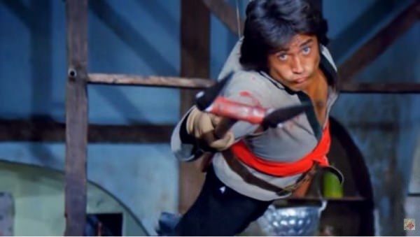 Filmlerin güldüren hataları - 44