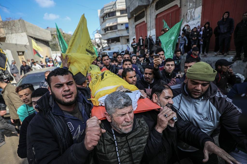 İşgalci İsrail'in şehit ettiği Filistinli çocuğun cenazesi - 2