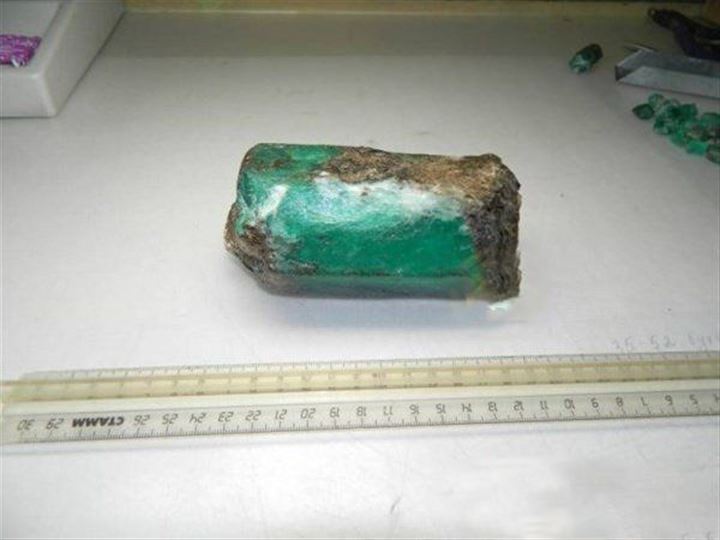 Yolda yürürken bulduğu taş servet değerinde çıktı - 11