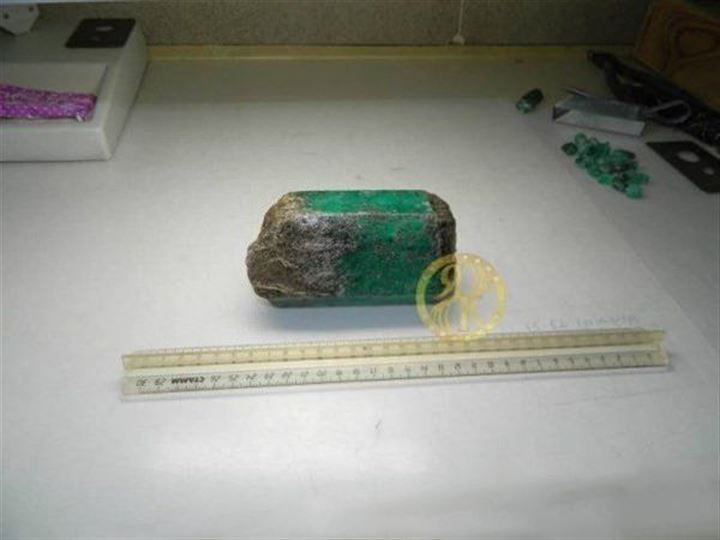 Yolda yürürken bulduğu taş servet değerinde çıktı - 10