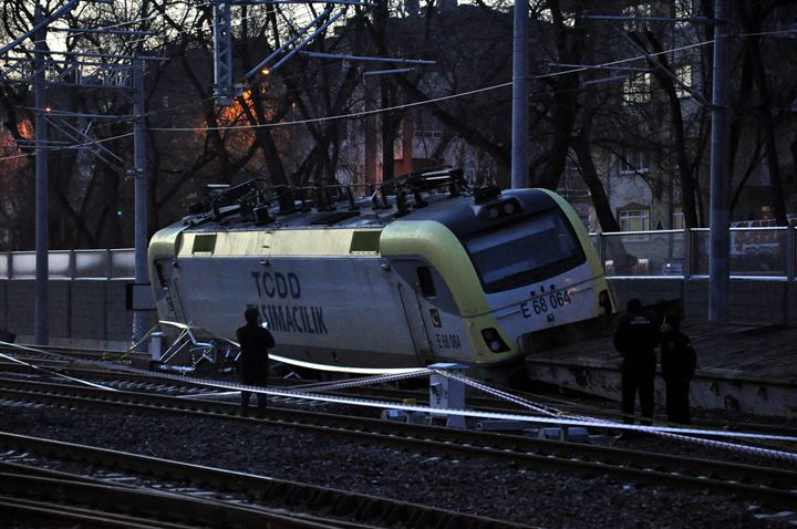 Ankara'da akaryakıt yüklü tren raydan çıktı - 12