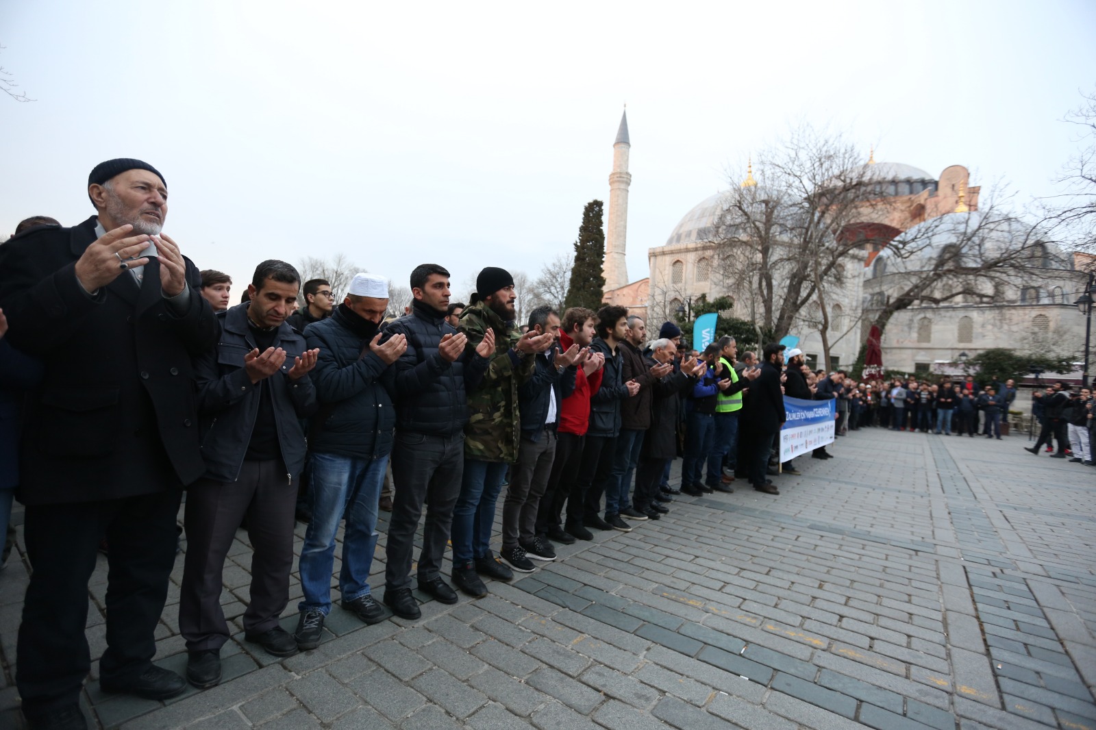 Ayasofya Cami önünde gıyabi cenaze namazı - 7