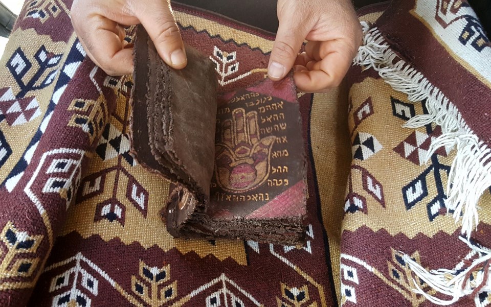 Suriye'den getirilen tarihi kitap ele geçirildi - 4