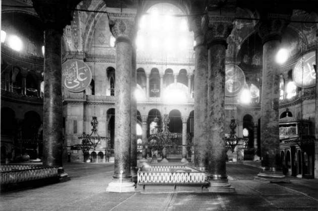 Ayasofya'nın cami olduğu yıllara ait fotoğraflar - 18