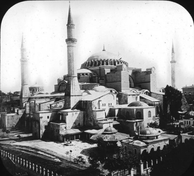 Ayasofya'nın cami olduğu yıllara ait fotoğraflar - 24