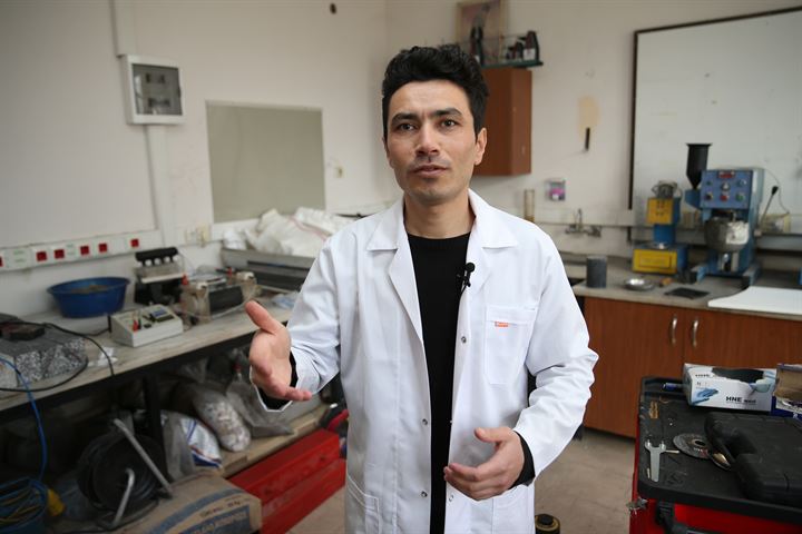 Lastikten iletken beton üretti - 4