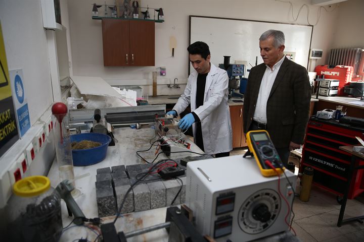 Lastikten iletken beton üretti - 11