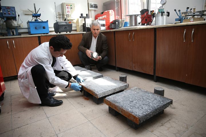 Lastikten iletken beton üretti - 10