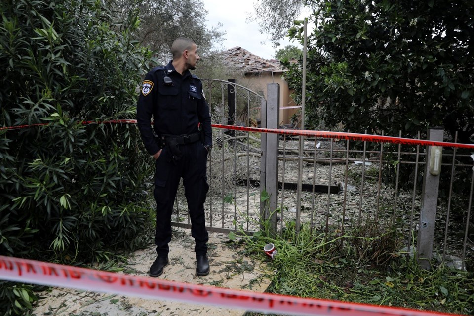 Gazze Şeridi'nde bir eve roket düştü - 15