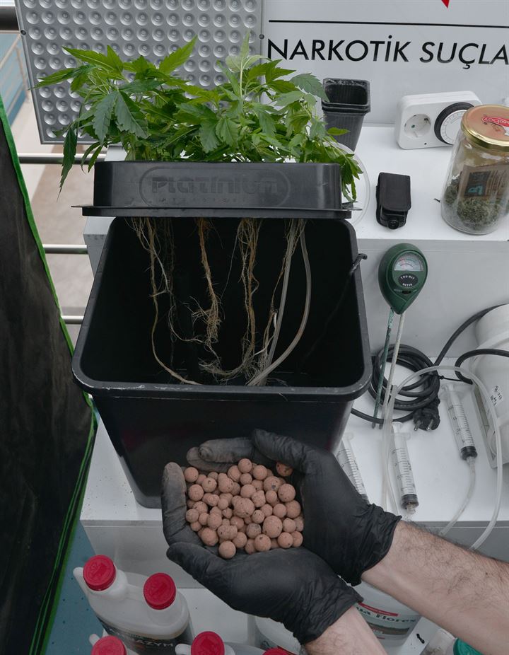 Adana'da 5 dil bilen yazılımcının eve kurduğu sistem polisi şaşırttı - 6