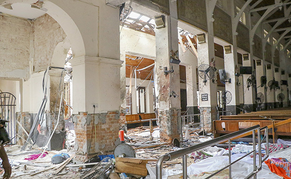 Sri Lanka'da kanlı pazar: Kiliseler ve otellerde patlama - 4