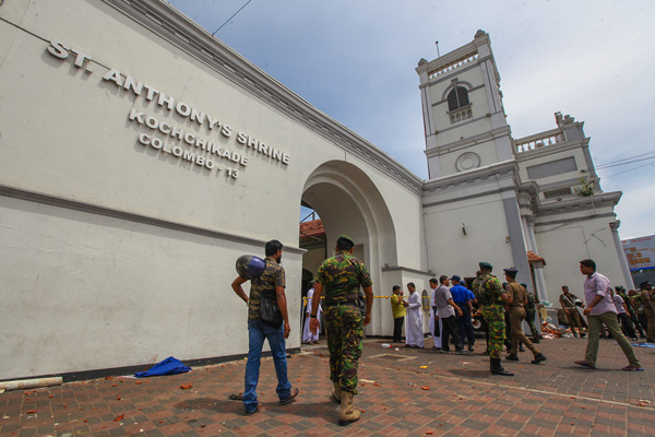 Sri Lanka'da kanlı pazar: Kiliseler ve otellerde patlama - 9