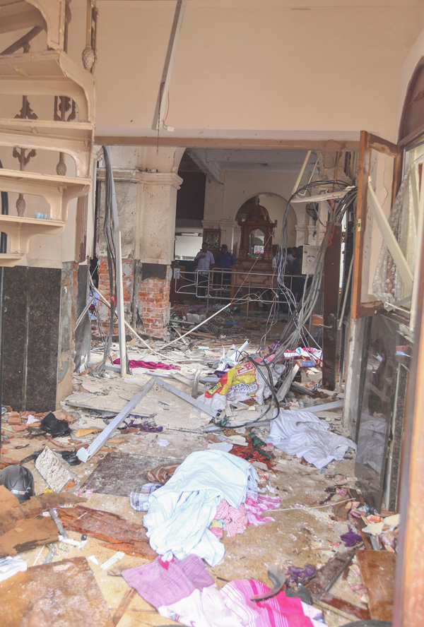 Sri Lanka'da kanlı pazar: Kiliseler ve otellerde patlama - 10