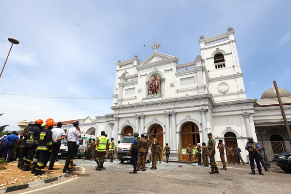 Sri Lanka'da kanlı pazar: Kiliseler ve otellerde patlama - 12
