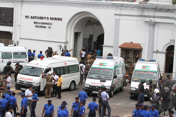 Sri Lanka'da kanlı pazar: Kiliseler ve otellerde patlama - 14