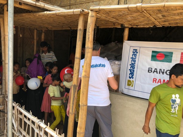 Sadakataşı Derneği'nden Arakanlı Müslümanlara yardım - 34