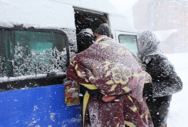 Yaralı kadına hendek zulmü - 8