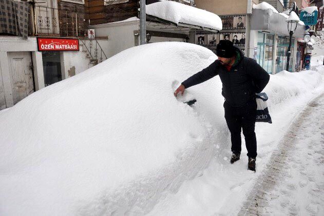 Bartın'da kar insan boyunu geçti - 903