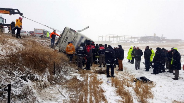 Ankara yolunda korkunç kaza: ölü ve yaralılar var - 868