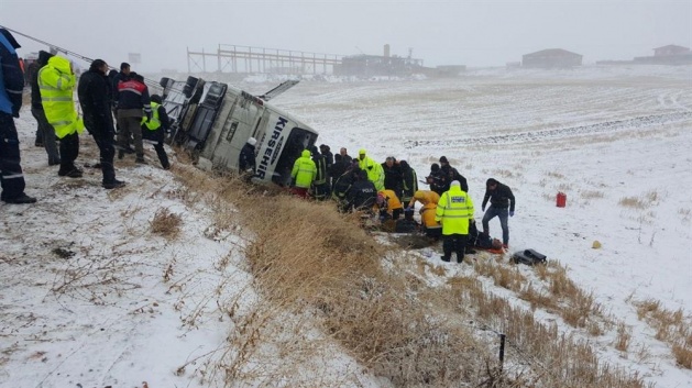 Ankara yolunda korkunç kaza: ölü ve yaralılar var - 635