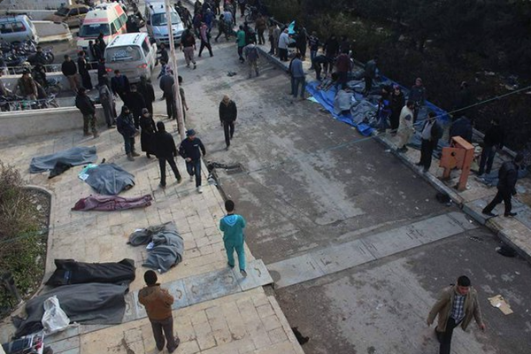 Rus savaş uçakları İdlib'e saldırdı: 47 ölü - 3