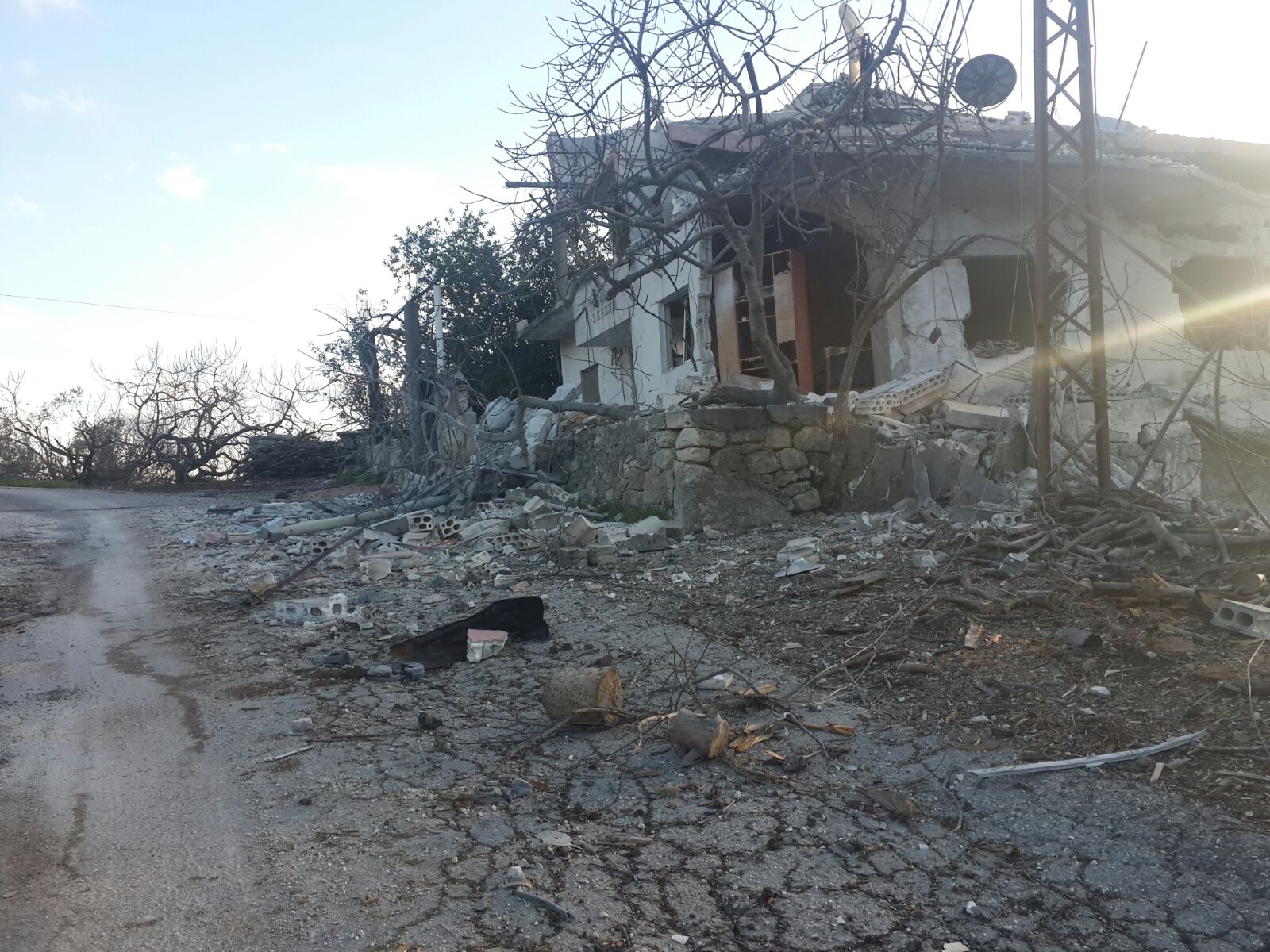 Rus uçakları Türkmen Dağı'nı enkaza çevirdi - 13