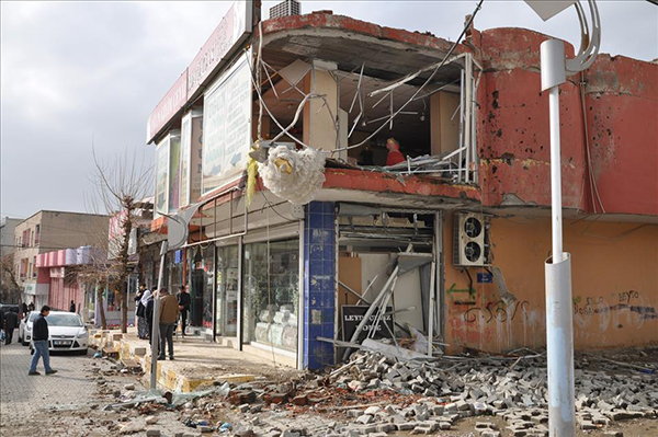 Silopi'de yıkılan binaları devlet onaracak - 724