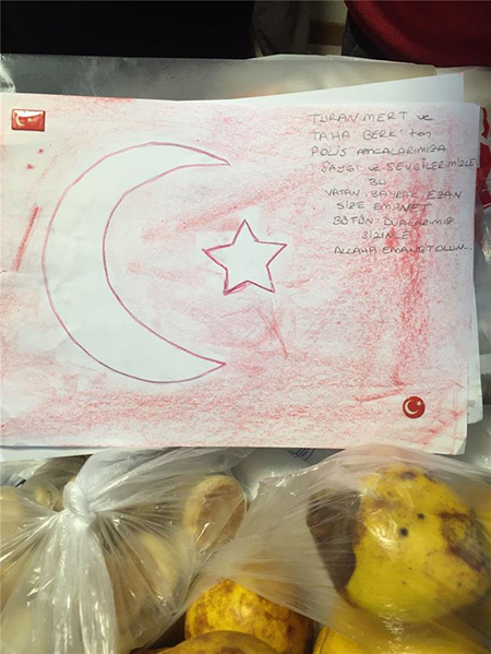 Öğrencilerinden, Sur'daki polis ve askerlere yemek - 9