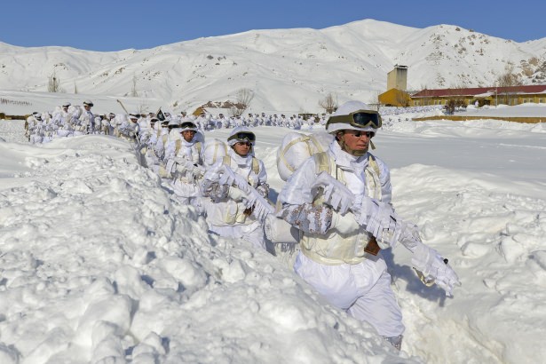 Eksi 20'de vatan savunması - 27