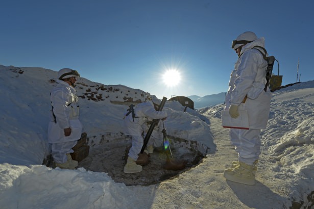Eksi 20'de vatan savunması - 28